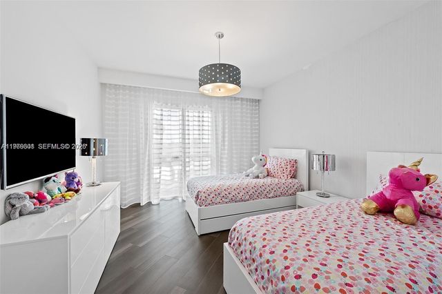 17301 Biscayne Boulevard 2110, North Miami Beach, FL 33160