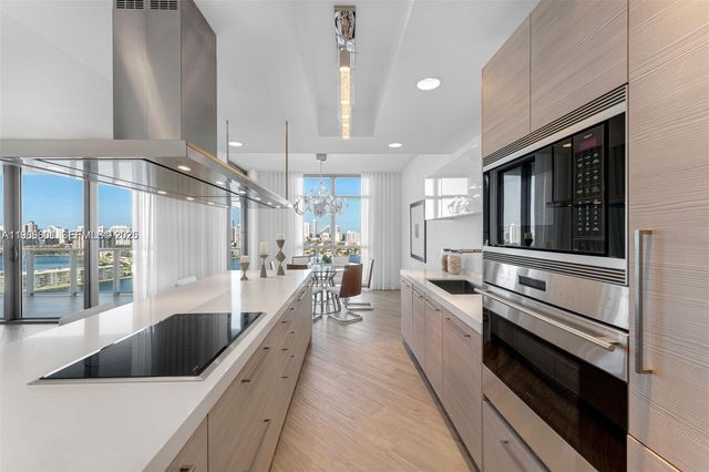 17301 Biscayne Boulevard 2110, North Miami Beach, FL 33160