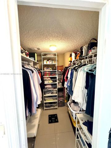 3725 S Ocean Dr 1221, Hollywood, FL 33019