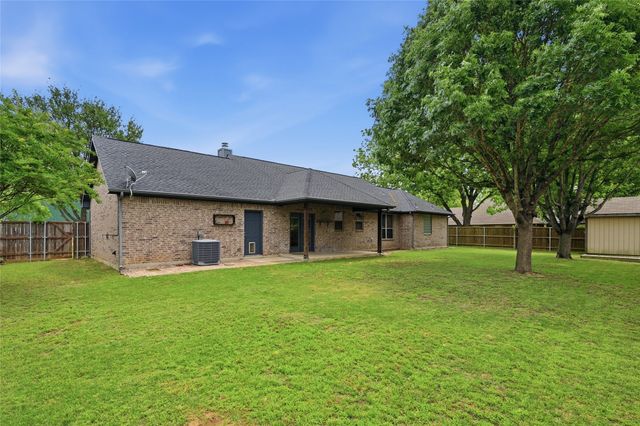 404 N Florence Street, Tioga, TX 76271