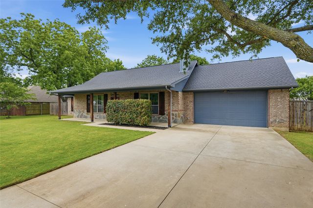 404 N Florence Street, Tioga, TX 76271