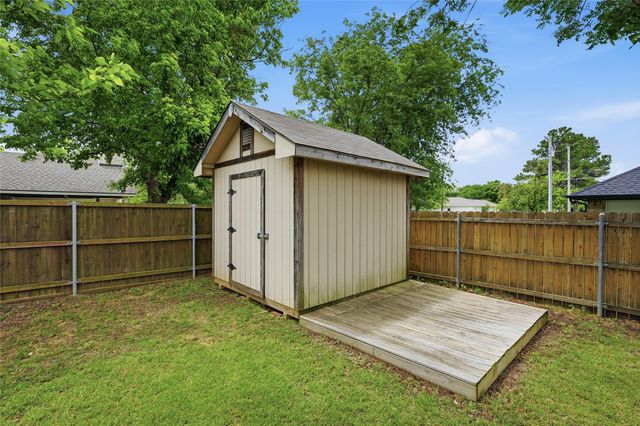 404 N Florence Street, Tioga, TX 76271