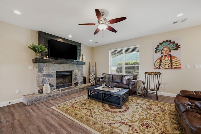 404 N Florence Street, Tioga, TX 76271