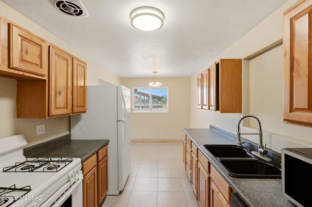 5056 E 4th Street, Tucson, AZ 85711