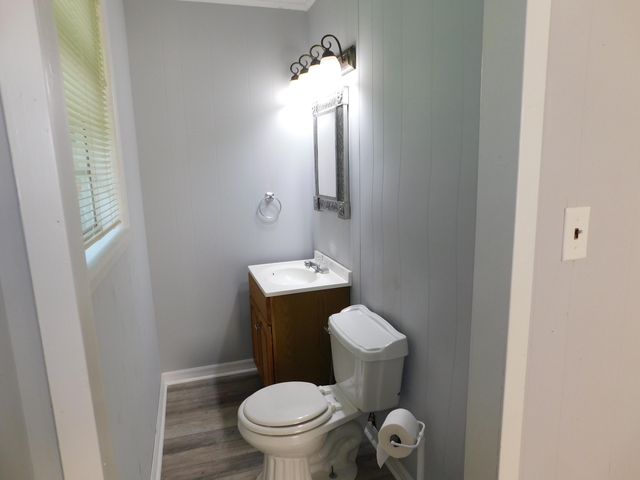 204 Yawn St., Collins, MS 39428