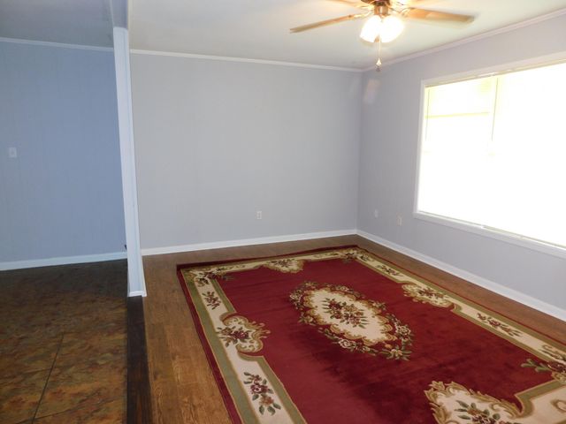 204 Yawn St., Collins, MS 39428