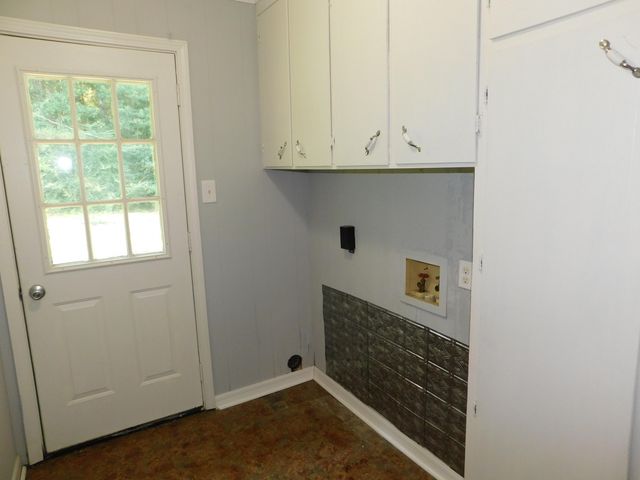 204 Yawn St., Collins, MS 39428