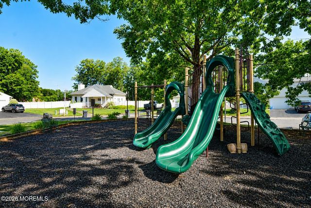 6 Cherrywood Circle, Brick, NJ 08724