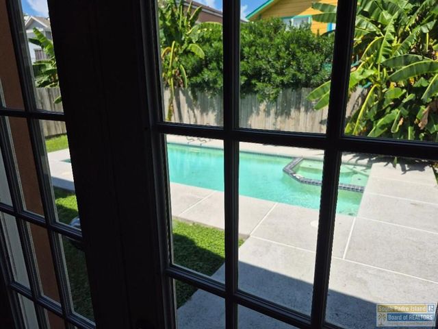 116 E Whiting St., South Padre Island, TX 78597