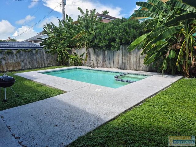 116 E Whiting St., South Padre Island, TX 78597