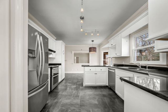 105 Kings Pl, Tullahoma, TN 37388