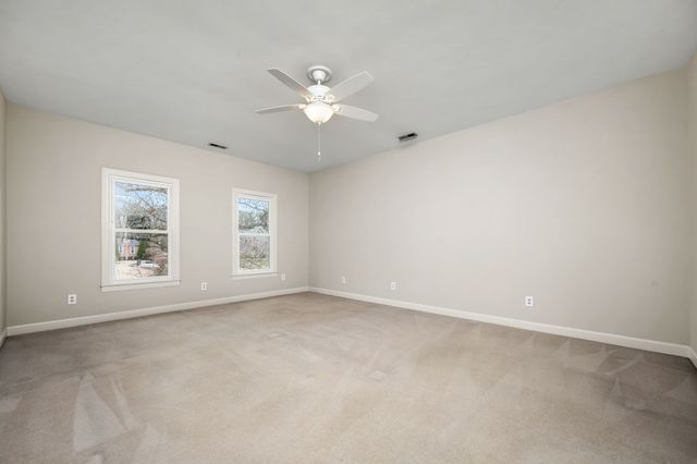 105 Kings Pl, Tullahoma, TN 37388