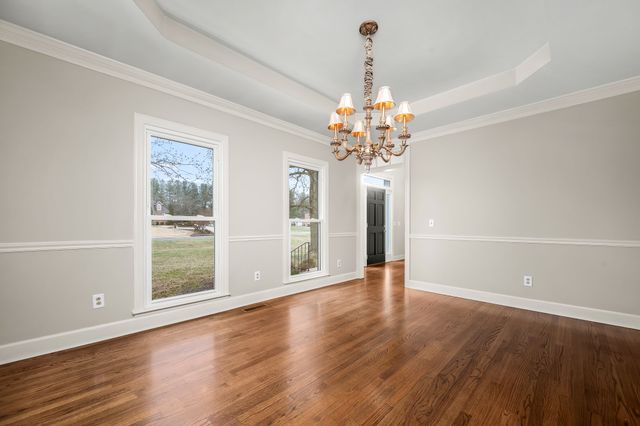 105 Kings Pl, Tullahoma, TN 37388