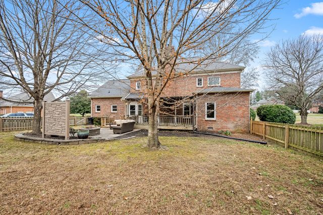 105 Kings Pl, Tullahoma, TN 37388