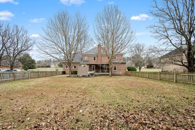 105 Kings Pl, Tullahoma, TN 37388