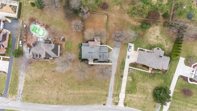 105 Kings Pl, Tullahoma, TN 37388