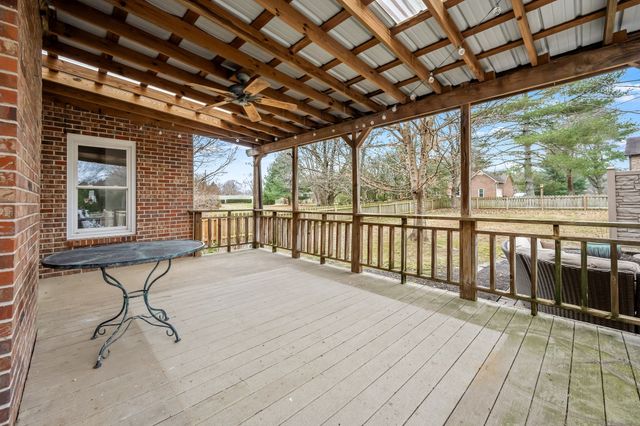 105 Kings Pl, Tullahoma, TN 37388