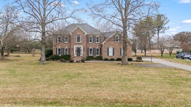 105 Kings Pl, Tullahoma, TN 37388