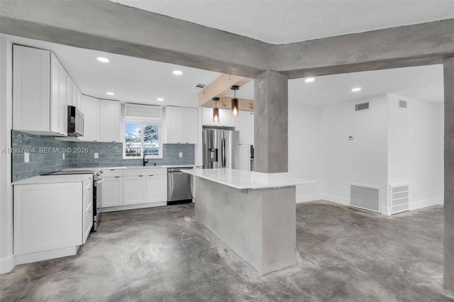 3301 N 66th Ave, Hollywood, FL 33024