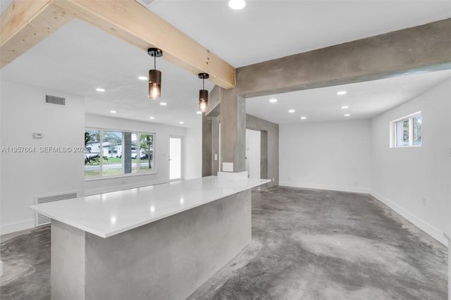 3301 N 66th Ave, Hollywood, FL 33024