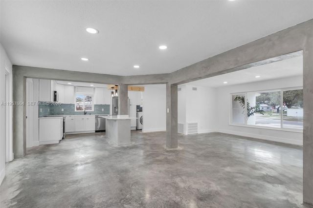 3301 N 66th Ave, Hollywood, FL 33024