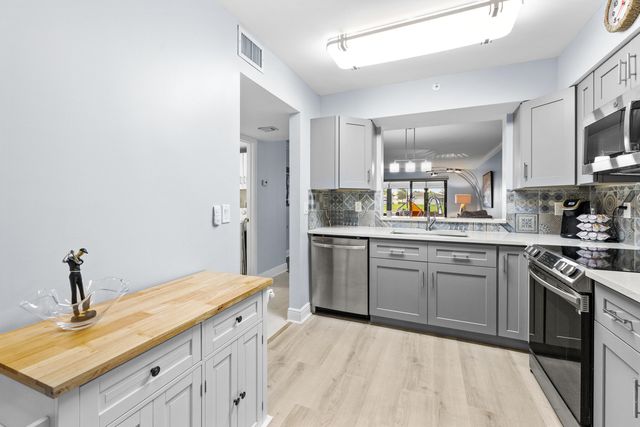 14476 Amberly Lane 101, Delray Beach, FL 33446