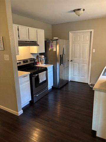 123 Brisbane Court, Glenn Heights, TX 75154