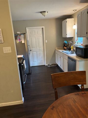 123 Brisbane Court, Glenn Heights, TX 75154