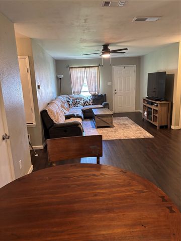 123 Brisbane Court, Glenn Heights, TX 75154