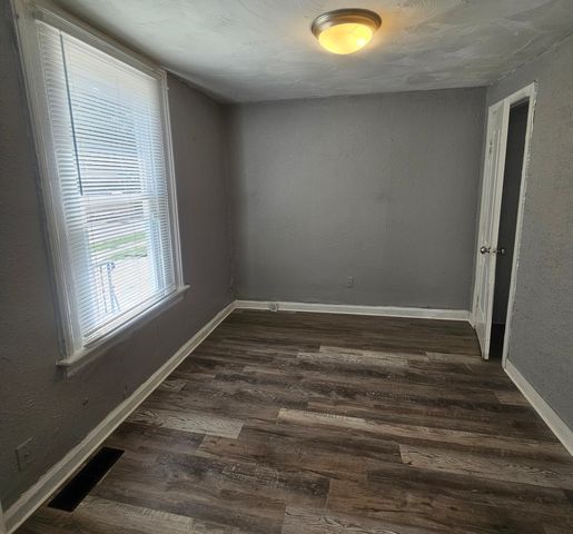 218 OAKWOOD Avenue, Rockford, IL 61101