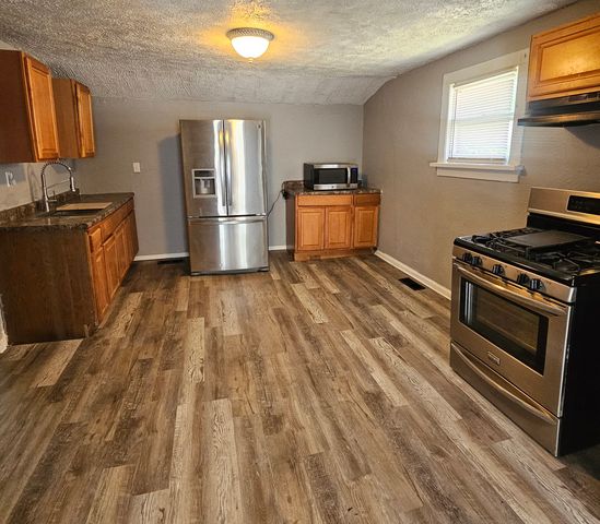 218 OAKWOOD Avenue, Rockford, IL 61101