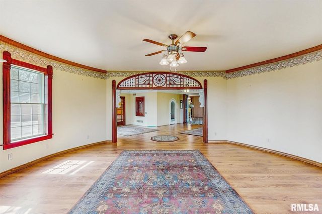 315 N 9TH Street, Clinton, IA 52732