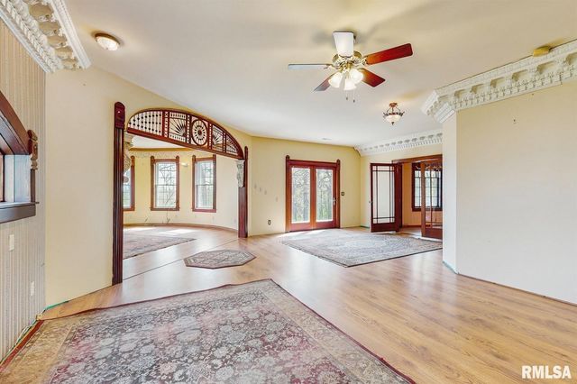 315 N 9TH Street, Clinton, IA 52732