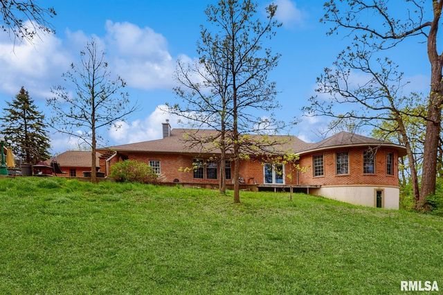 315 N 9TH Street, Clinton, IA 52732