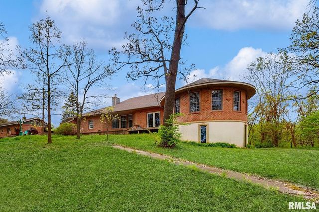 315 N 9TH Street, Clinton, IA 52732