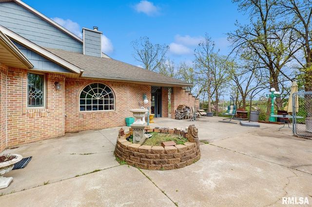 315 N 9TH Street, Clinton, IA 52732