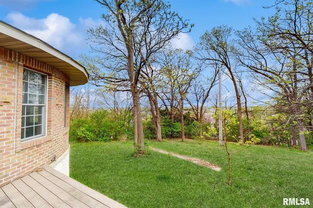 315 N 9TH Street, Clinton, IA 52732