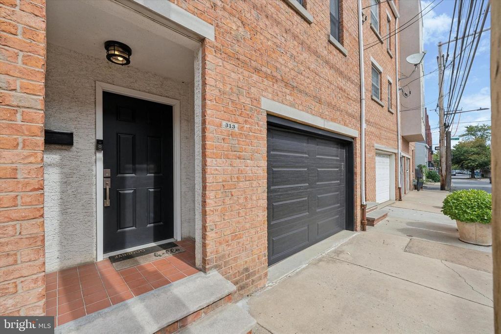 313 E WILDEY ST, Philadelphia, PA 19125