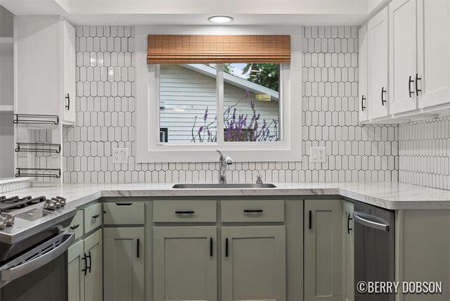 2217 Highlander Drive, Kentwood, MI 49508
