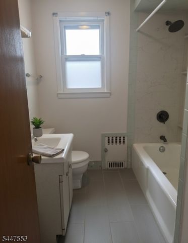 121 W 6Th St, Bayonne City, NJ 07002