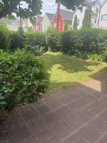121 W 6Th St, Bayonne City, NJ 07002