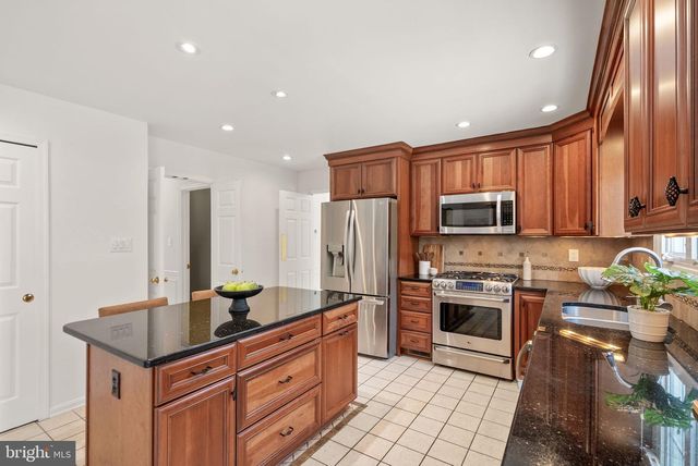 8144 TALL TIMBER DR, Gainesville, VA 20155