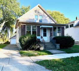 822 OAK STREET, Oshkosh, WI 54901