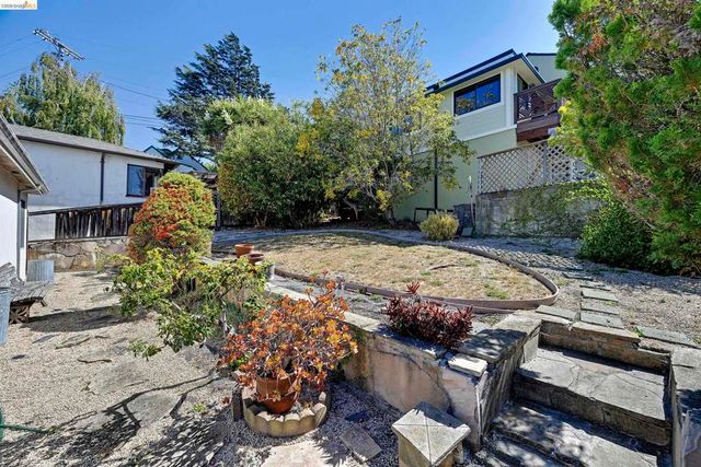 5674 Poinsett Ave, El Cerrito, CA 94530
