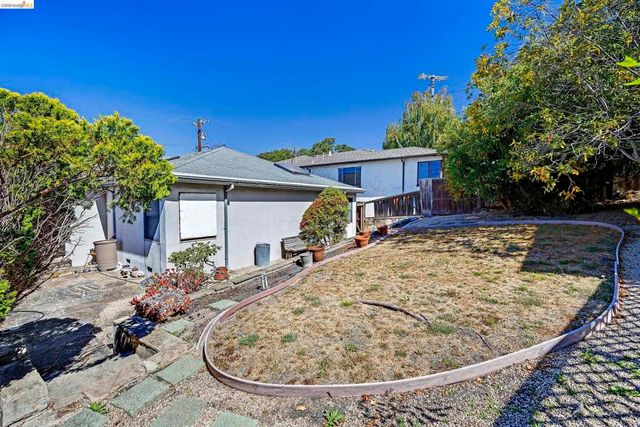 5674 Poinsett Ave, El Cerrito, CA 94530