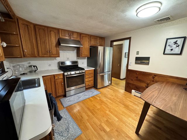 41 Guggins Ln, Boxborough, MA 01719