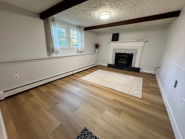 41 Guggins Ln, Boxborough, MA 01719