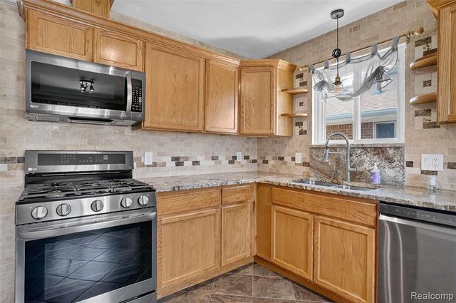 22435 Lange Street, Saint Clair Shores, MI 48080