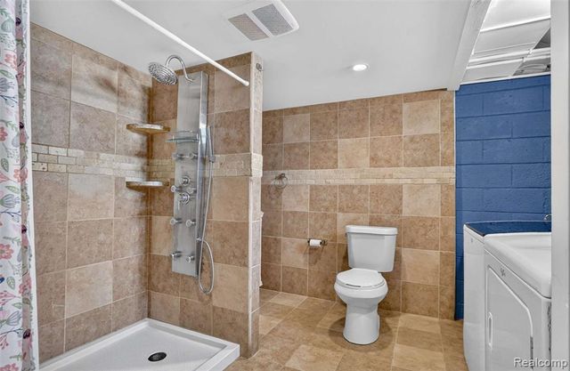 22435 Lange Street, Saint Clair Shores, MI 48080