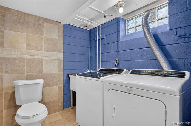 22435 Lange Street, Saint Clair Shores, MI 48080